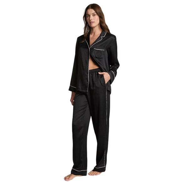 Victoria's Secret Other - Victoria's Secret Signature Satin Pajama Set Large Black Long Sleeve/Pants EUC!!